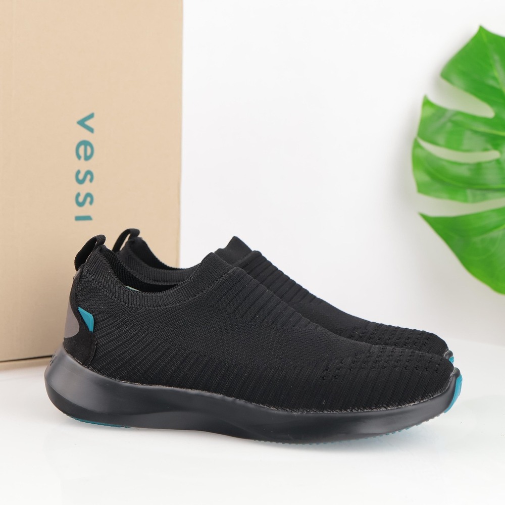 Vessi Shoe Womens Everyday Move Slip-On Sneaker Size 8 All Black Knit Waterproof